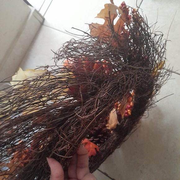 ● Fall Harvest Wreath - Picture 9 of 10